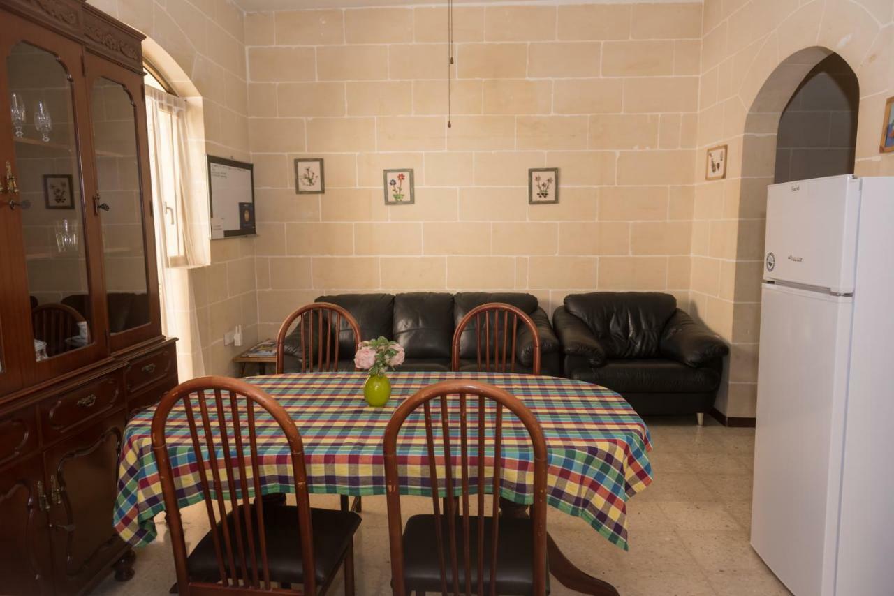 Acomodation House Kavarna 자프라 외부 사진